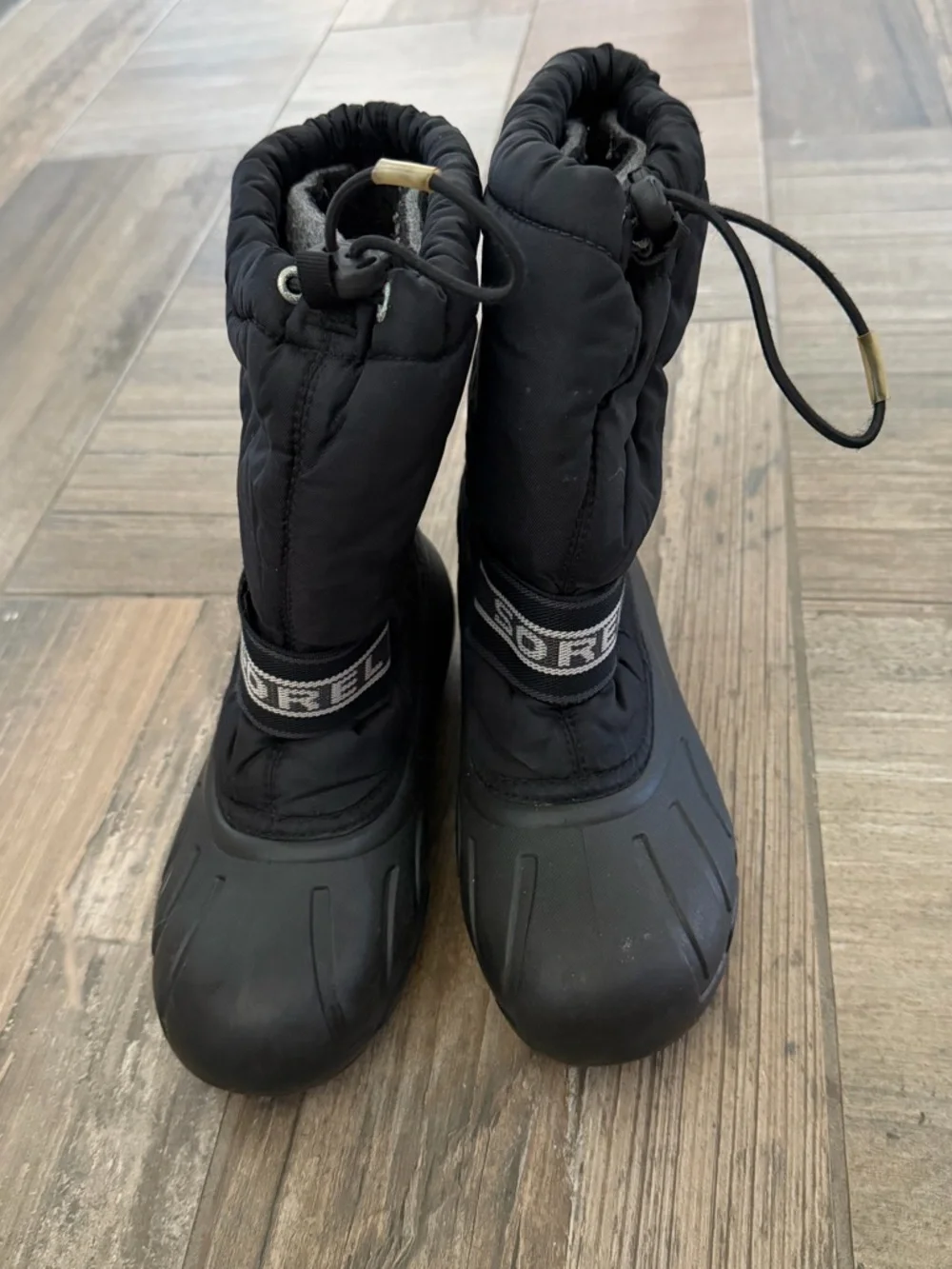 Sorel youth boots size 4 in black